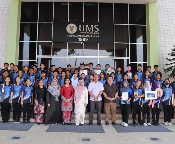 Pensyarah FKI bantu pelajar Sekolah Menengah St. Anthony menghasilkan buku cerita menggunakan AI