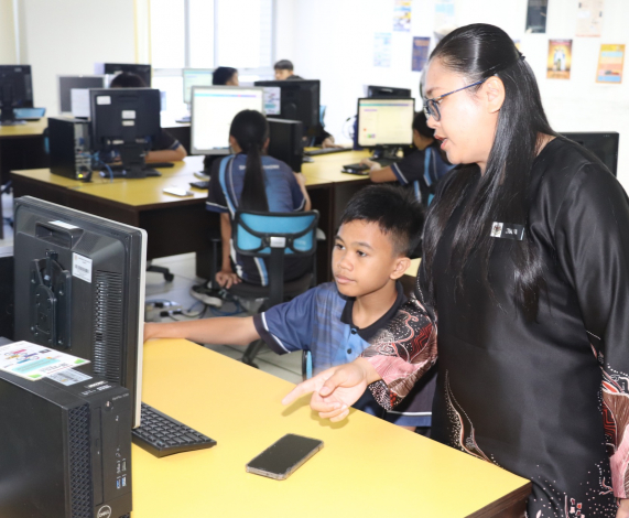 Pensyarah FKI kendali Bengkel Kreatif Penghasilan Buku Cerita