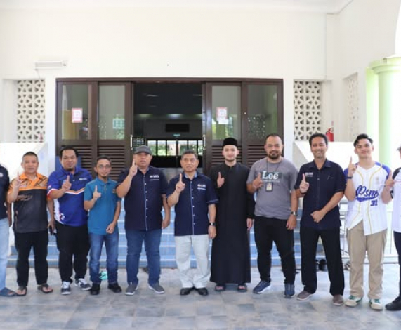 Naib Canselor UMS Santuni Pelajar Baharu UMSKAL