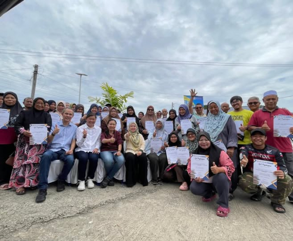 Penyelidik UMS Lawat Semula Komuniti Kinarut, Perkasa Projek Cendawan Tiram