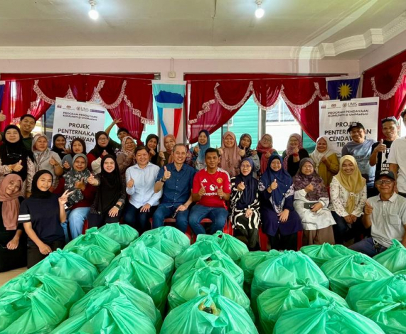 UMS Mantapkan Usaha Penternakan Cendawan Tiram di Rampayan Laut