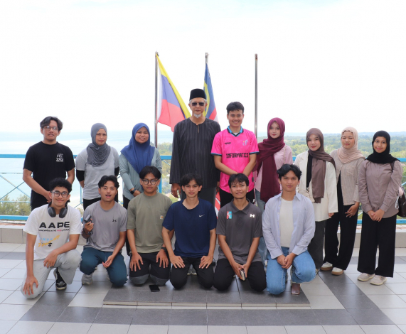 Pelajar Universitas Diponegoro tertarik dengan 𝐔𝐌𝐒𝐊𝐀𝐋