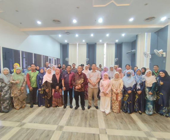 Staf UMSKAL Jayakan Jerayawara Integriti UMS 2025 