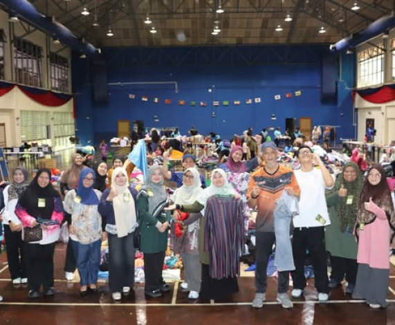 Memburu Pakaian Raya 